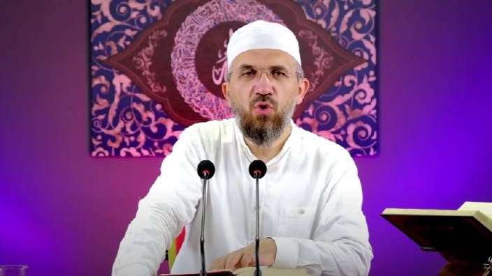 İhsan Şenocak isyan etti: Tesettürle verdiği kızını mini etekle alıyor