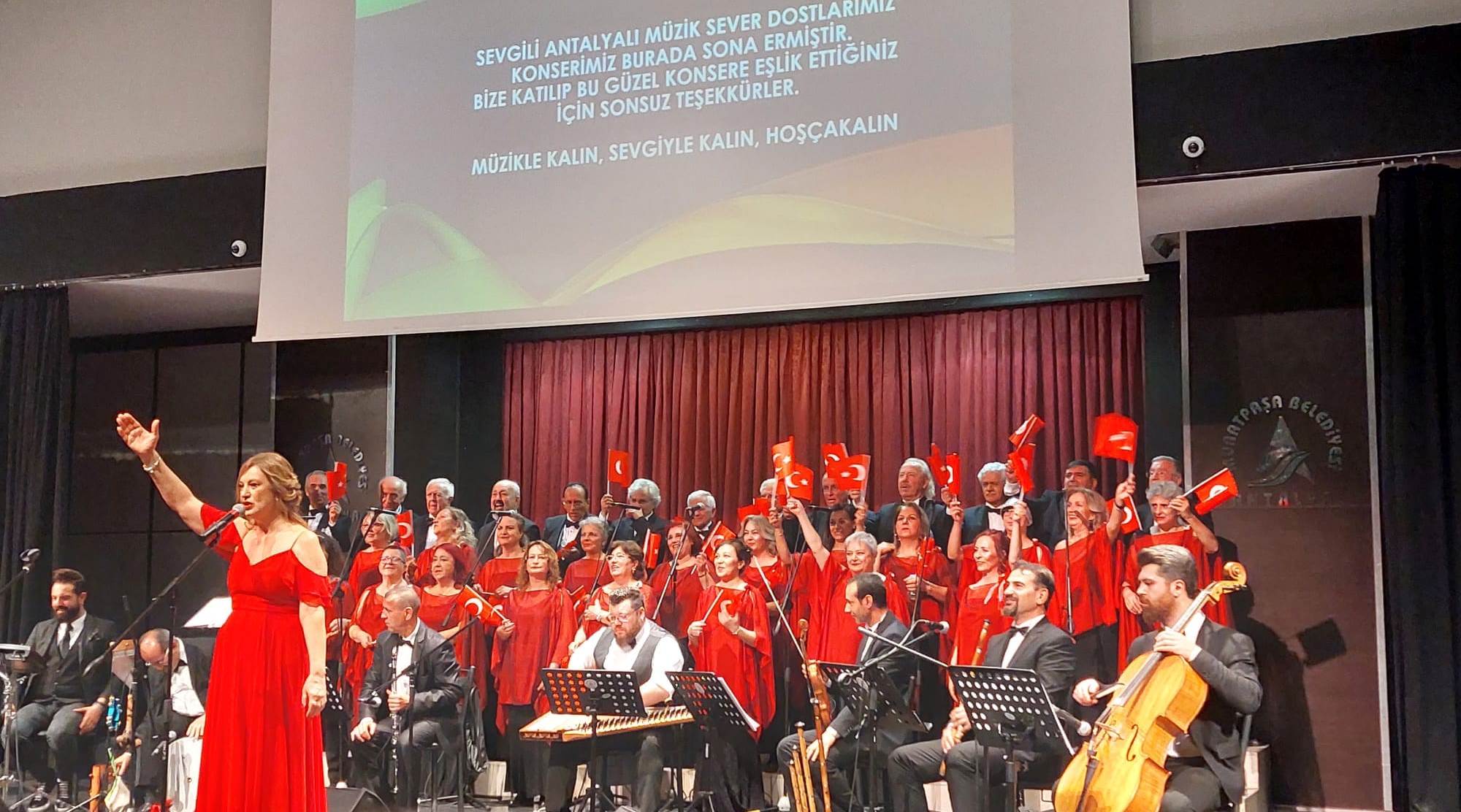 Antalya Çağdaş Türk Müziği Topluluğu’ndan Büyüleyen Konser