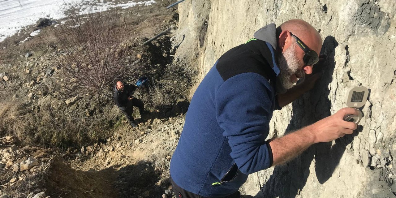 DEÜ’lü Jeoloji ve Jeofizik Mühendislerinden Depremler Sonrası Saha Çalışması