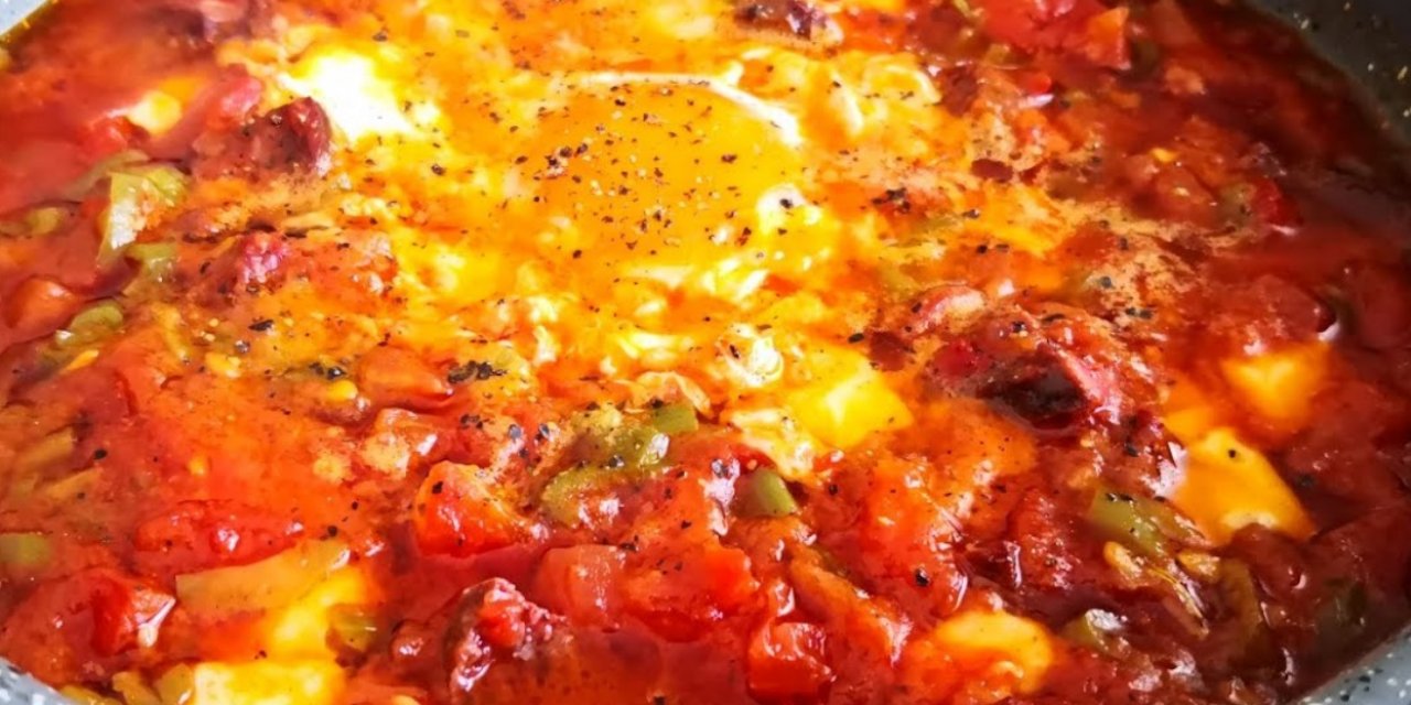 Yunan usulü menemen tarifi ; Klasik tariflerden çok farklı