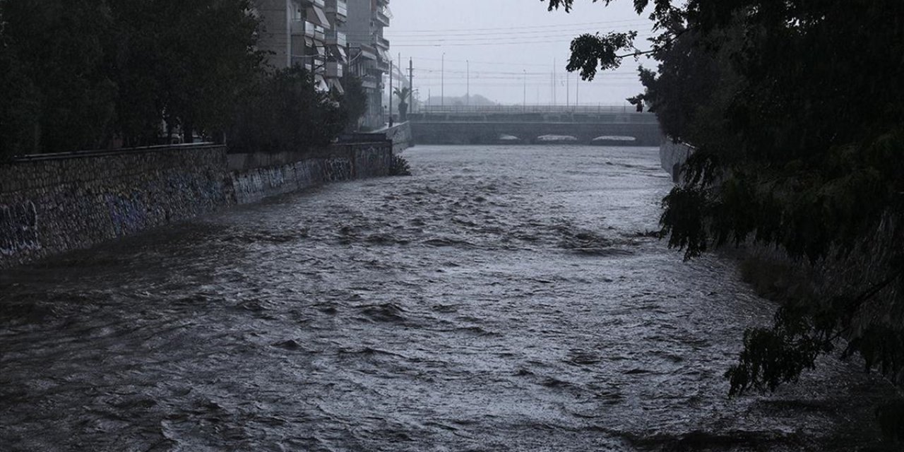 Yunanistan'da Sel Felaketi! Selden Volos, Larisa ve Selanik Etkilendi