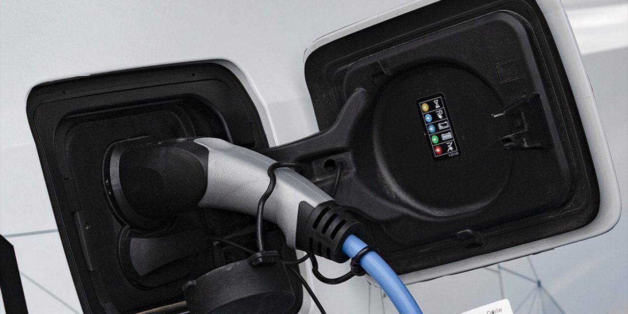 Ab'den Çin Elektrikli Otomobillerine Soruşturma