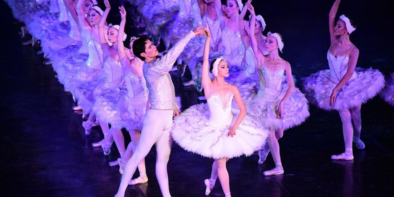 30. Uluslararası Aspendos Opera Ve Bale Festivali'nde "kuğu Gölü" Balesi Sahnelendi