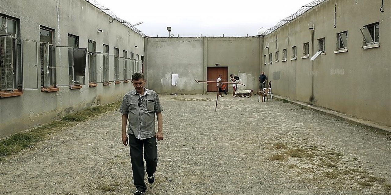 Derviş Zaim'in Yönettiği Belgesel Film Tavuri Vizyona Giriyor
