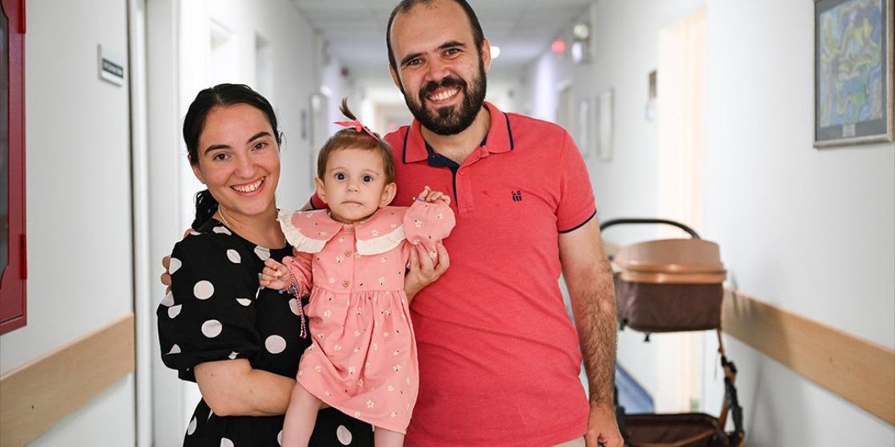 Organları Dışarıda Doğan Kosovalı Bebek, İzmir'de İyileşti