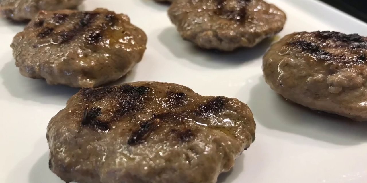 Kasap köftenin yapılış aşamaları