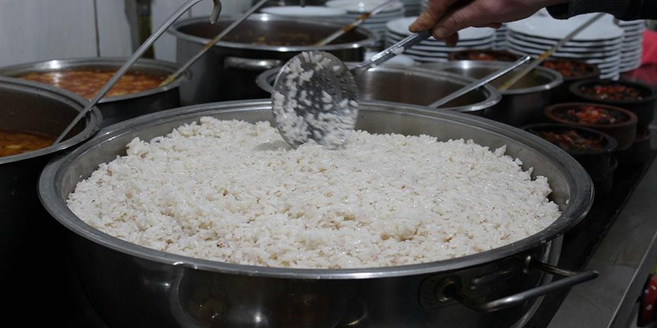 Pilav ısıtılırsa zehirliyor! Asla ısıtmayın 1 kaşığı bile tehlikeli