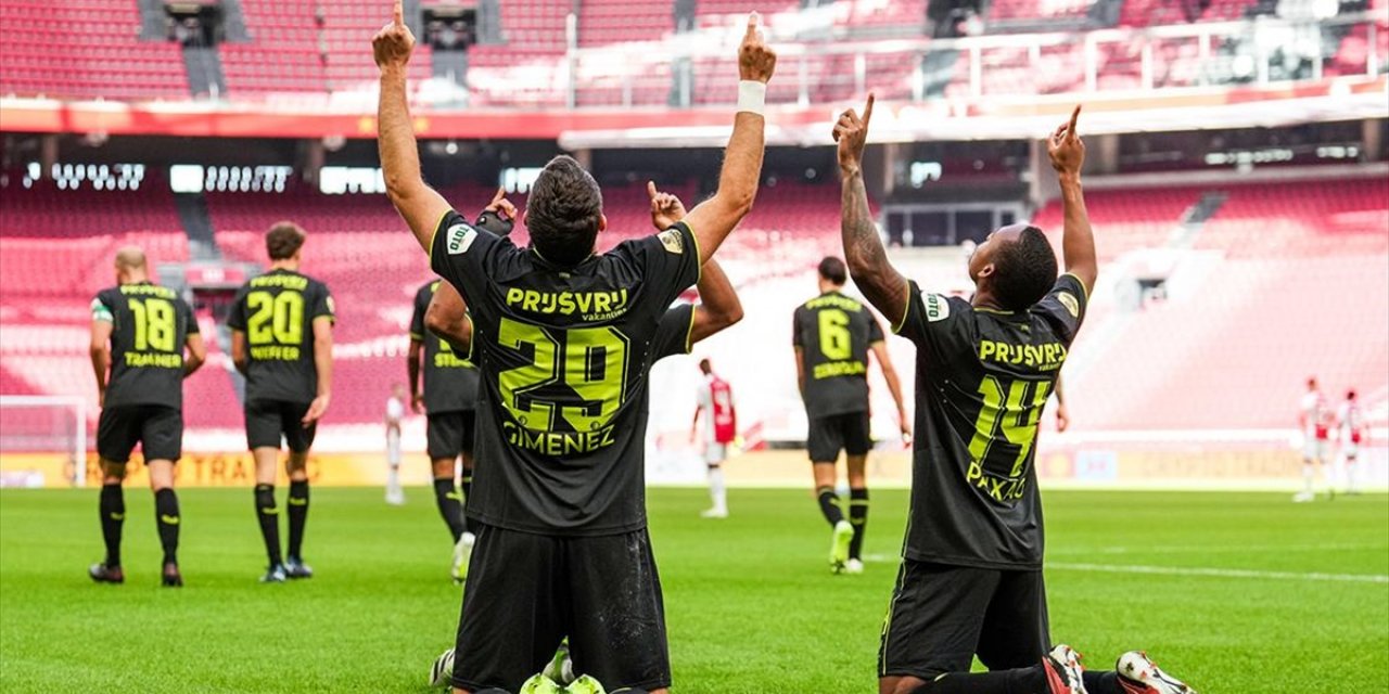 Yarıda Kalan Ajax-feyenoord Maçı Seyircisiz Tamamlandı