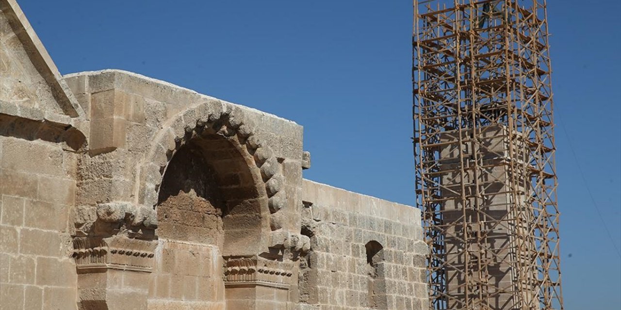 Harran'ın Depremlerde Hasar Gören 13 Asırlık Simge Minaresi Onarılıyor