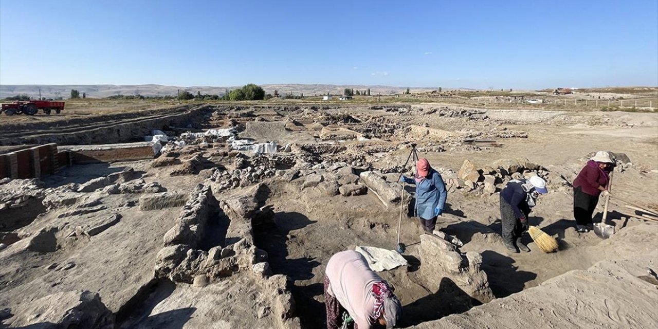 Kültepe'de "geç Döneme" İlişkin Yapılar Ortaya Çıkarılıyor