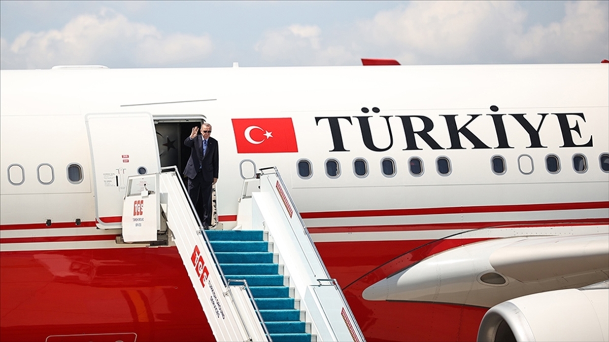 Cumhurbaşkanı Erdoğan, Birleşik Arap Emirlikleri'ne yolculuk etti