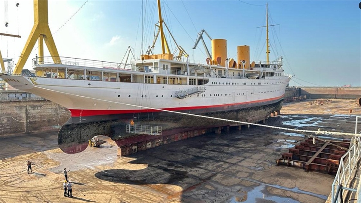 Atatürk'ün Yatı Savarona öğrenciler için denize açılacak