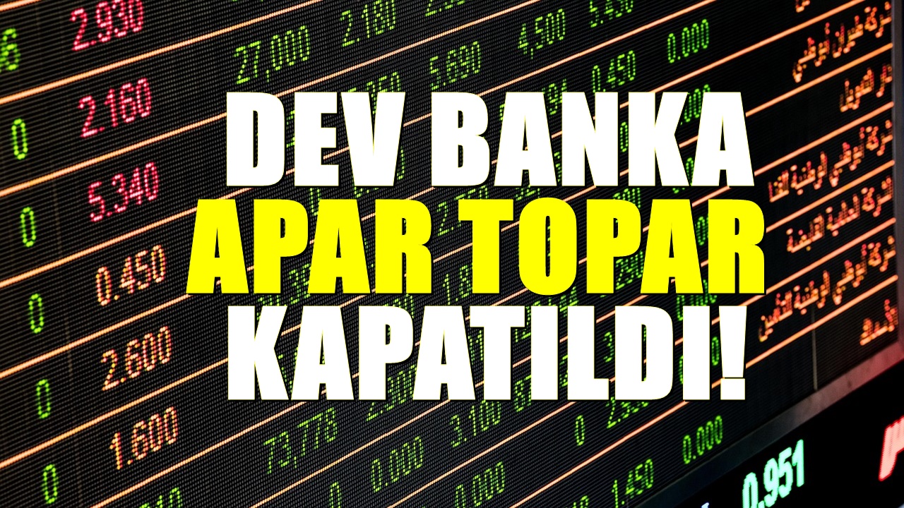 Dev banka iflas etti. İflas sonrası müşteriler banka önünde kuyruk oluşturdu...