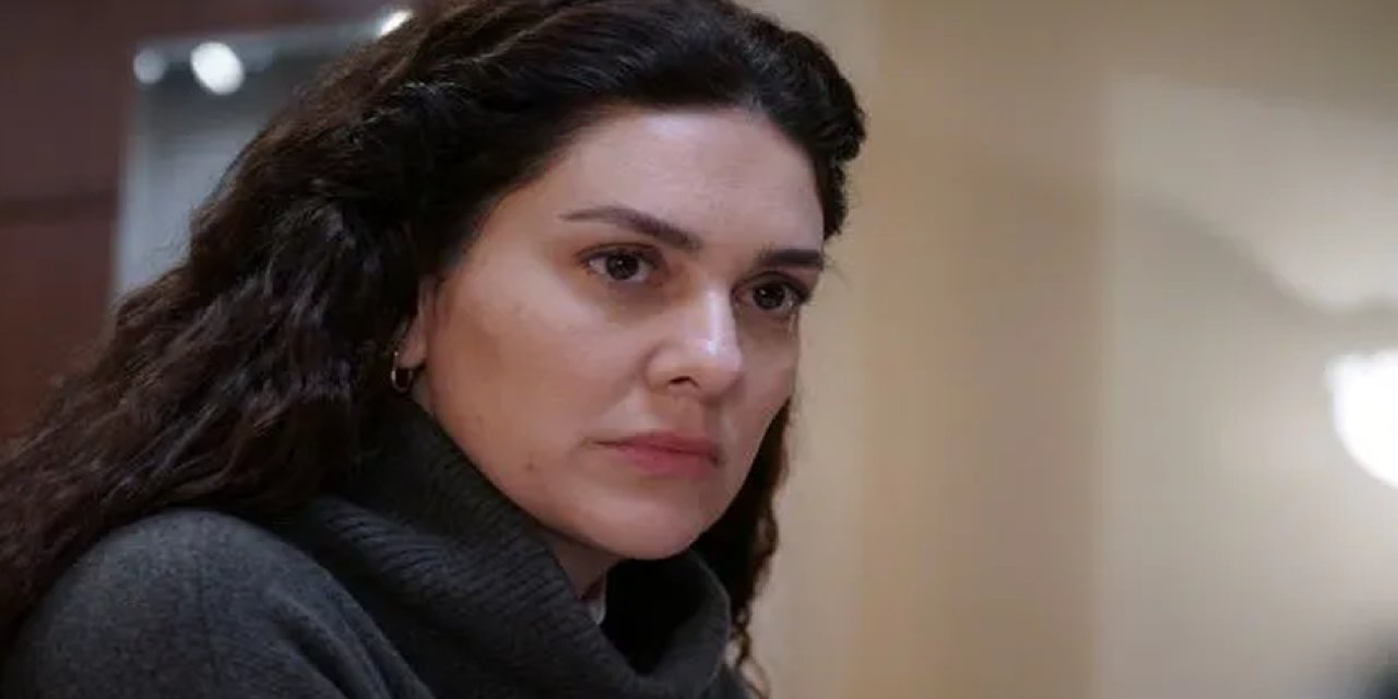 Bergüzar Korel'den Yapay Zeka İsyanı! “Vallahi Tükettiniz Bizi”