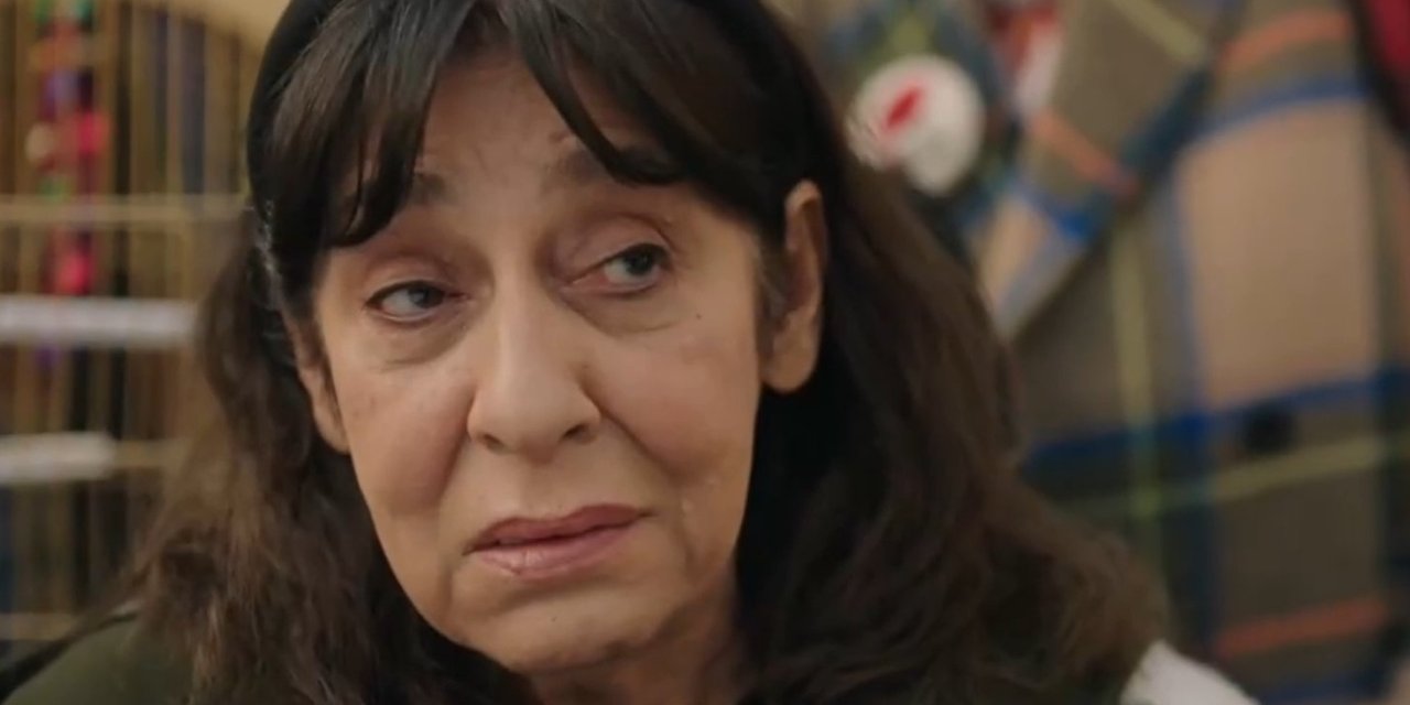 Bodrum'un Gölköy sahilinin son haline oyuncu Deniz Baykal isyan etti! "Deniz idrar rengine dönmüş"