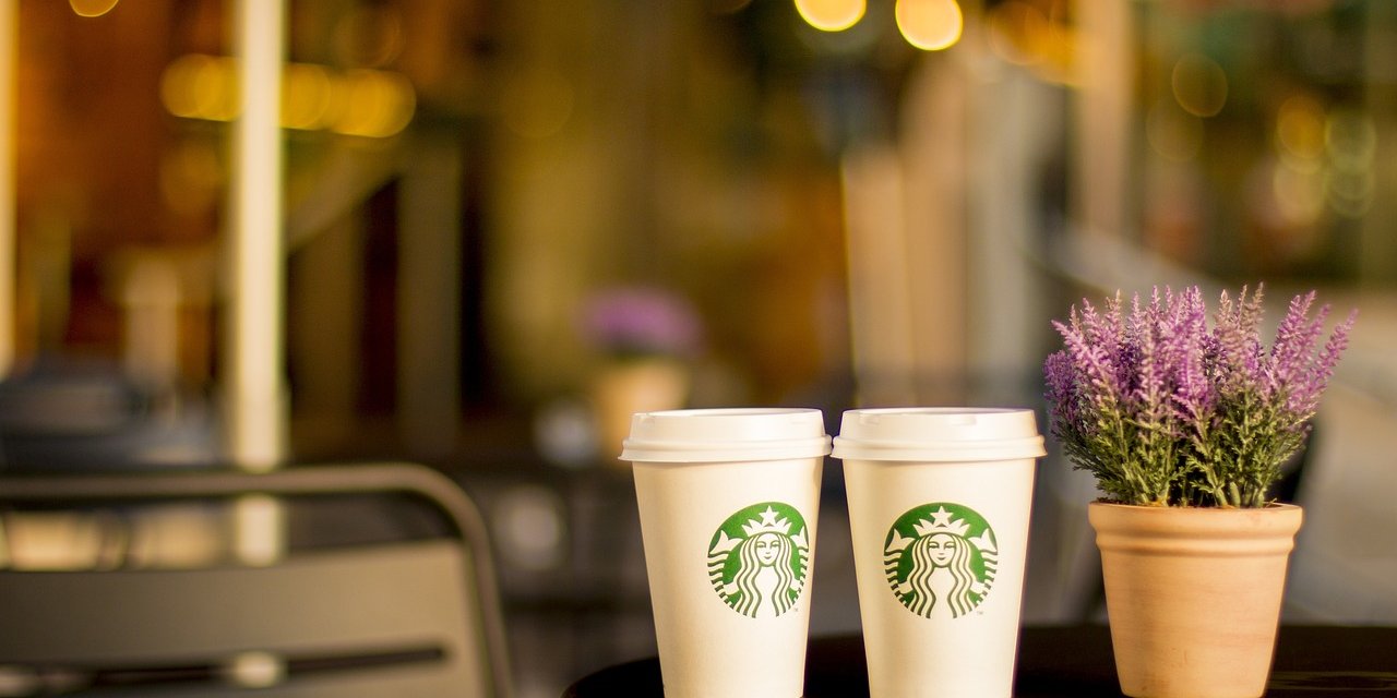 Starbucks’tan Yeni Hamle: Ücretsiz Ofis Gibi Mağaza Dönemi Başladı