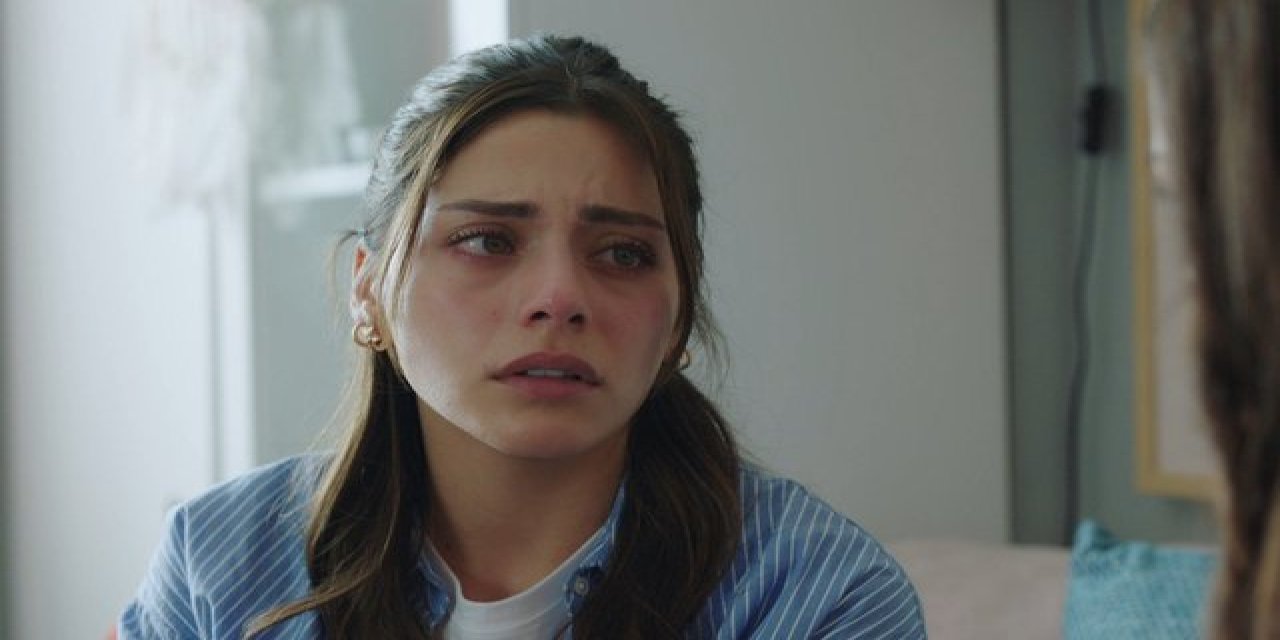 Kızılcık Şerbeti'nin Doğa'sı oyuncu Sıla Türkoğlu evlilik kararı aldı! Taktığı yüzük dikkat çekti