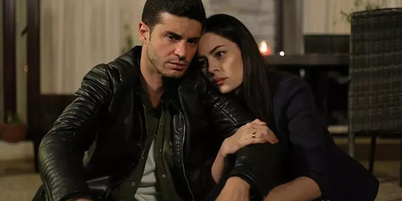 Berk Oktay'dan eşine dikkat çeken romantik kutlama!