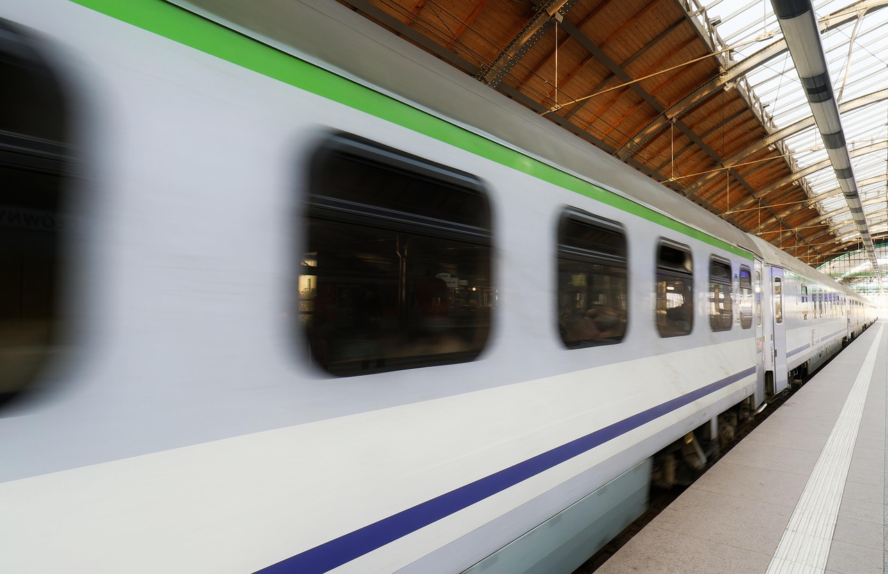 Almanya’da Deutsche Bahn Krizi: Geciken Tren Seferleri İptal Ediliyor