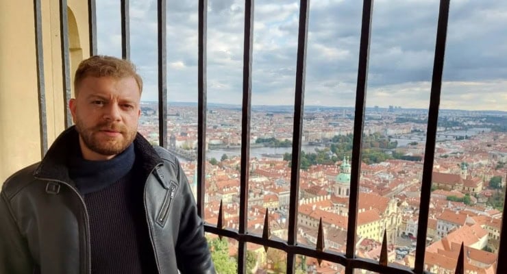 Emrah Gülsunar sosyal medya paylaşımı nedeniyle gözaltına alındı!