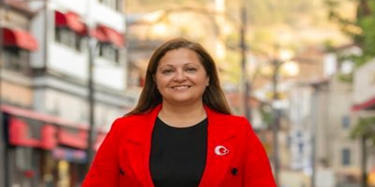 AKP'ye Geçeceği Konuşulan Burcu Köksal'dan İlk Açıklama