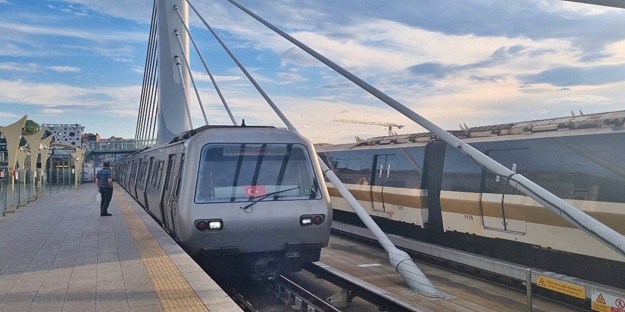 İstanbul Valiliği'nden 'Onur Yürüyüşü' kısıtlaması: 2 metro  ve füniküler hattı kapatıldı