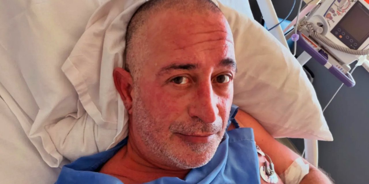 Sevenlerini korkutmuştu: Hastaneden taburcu olan Cem Yılmaz'dan ilk fotoğraf