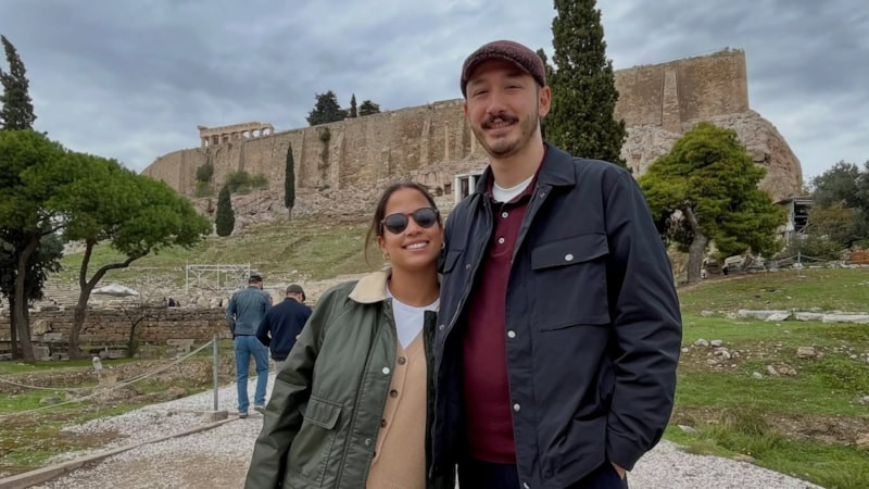 Nilüfer’in kızı Ayşe Nazlı, Yunanistan tatilinde! Eşiyle mutluluk pozları verdi