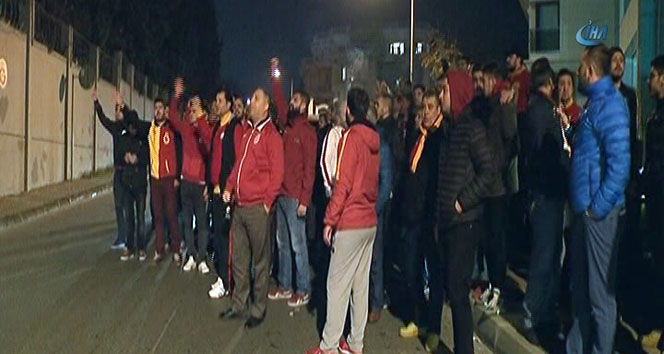 Galatasaray taraftarından yönetime istifa çağrısı
