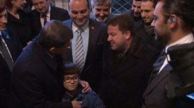 Davutoğlu’na Bulgaristan’da yoğun ilgi