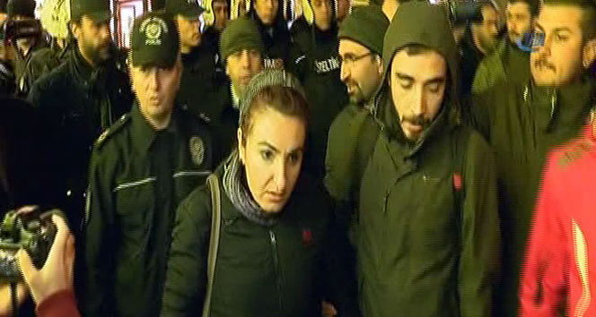 "Katil devlet" diyen kadına tokat gibi yanıt