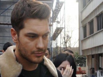 Çağatay Ulusoy Delibal'a klip çekti!