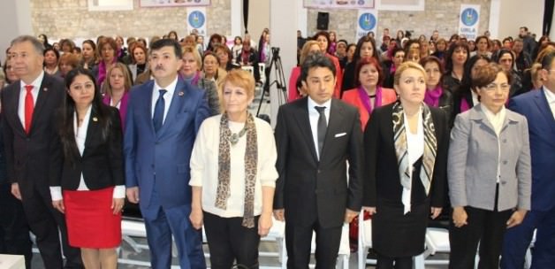 Kadın muhtarlar İzmir’de buluştu