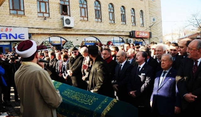 Yeraltı dünyasında kalabalık uğurlama