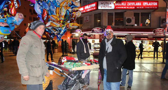 Yeni yıla çalışarak girdiler