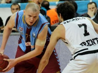 Trabzonspor ilk galibiyetini aldı