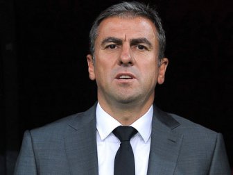 Hamzaoğlu'na sürpriz doğum günü