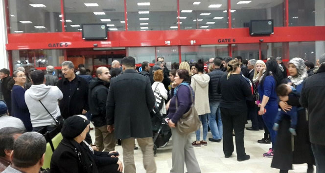 Kalkış yapamayan uçak aprona döndü