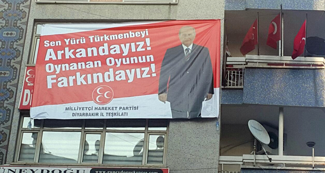 Diyarbakır’dan Bahçeli’ye pankartlı destek