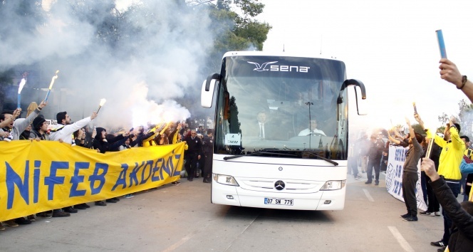 Fenerbahçe’ye coşkulu karşılama