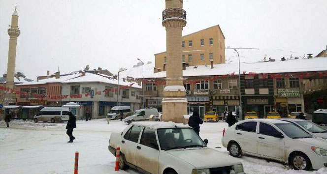 Okullar başlamadan tatil edildi