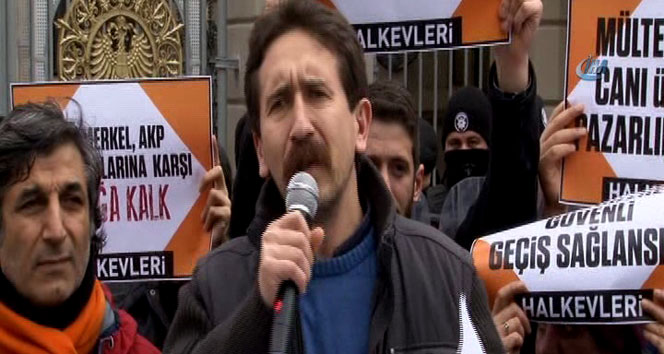 Alman Konsolosluğu önünde mülteciler için eylem