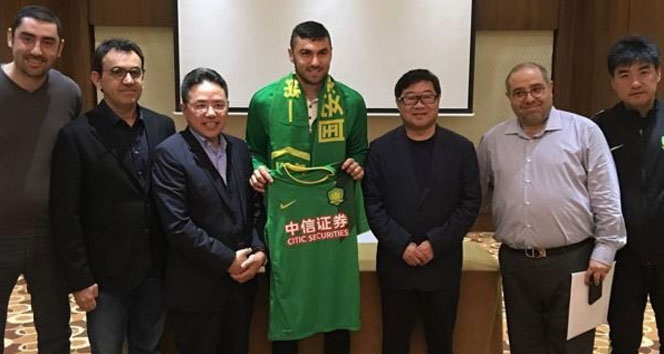 Burak Yılmaz, yeni formasını giydi