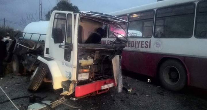 İzmir'de Otobüs ile tanker çarpıştı: 20 yaralı