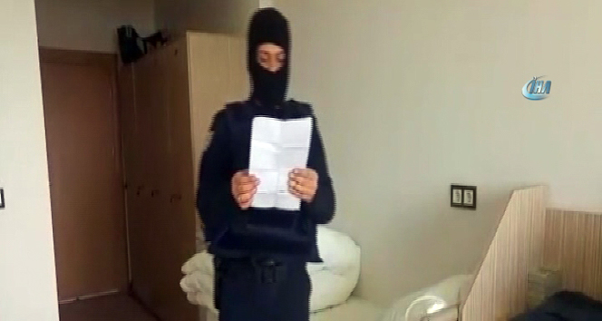 Çatışma bölgesindeki polisleri duygulandıran hediye