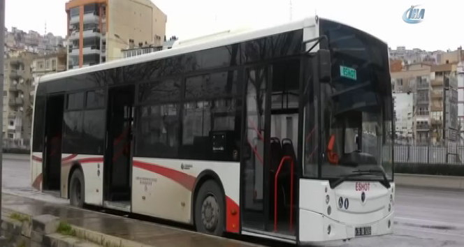 İzmir'de otobüste bomba paniği
