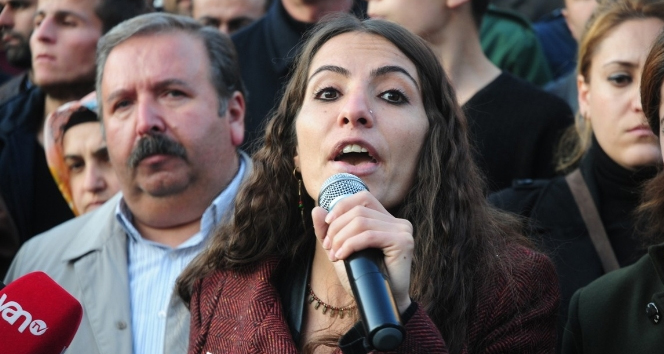Tuğba Hezer hakkındaki fezleke Başbakanlık'ta
