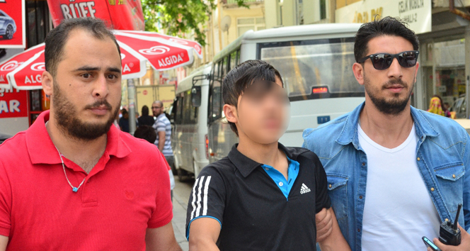 Kardeşine kızdı, ağabeyini bıçakladı