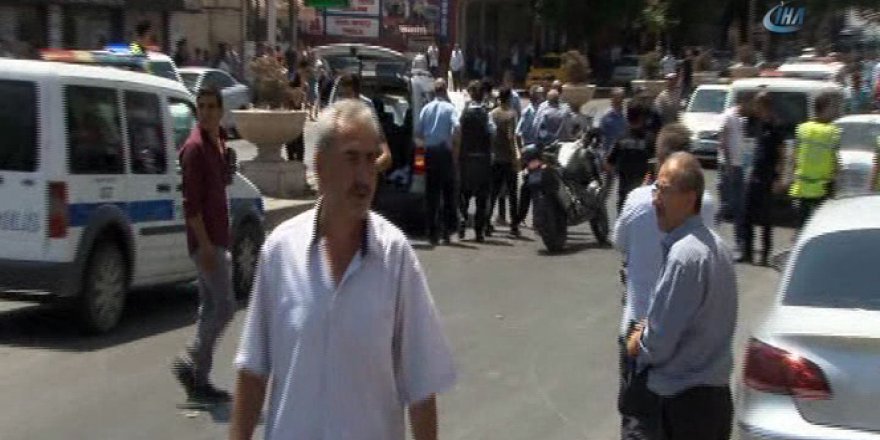 Darbeci asker 1 kişiyi rehin aldı!