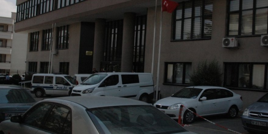 Başbakanlık'ta hareketli saatler! Kimliklere el konuldu